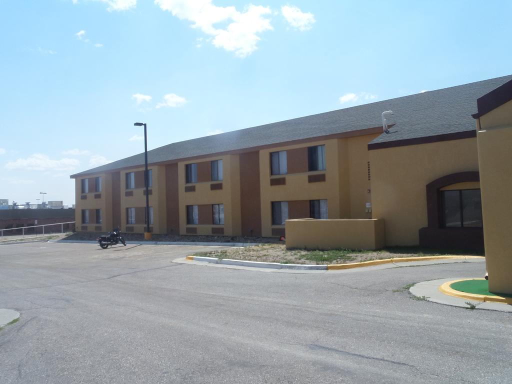 Americas Best Value Inn Rawlins Exterior photo