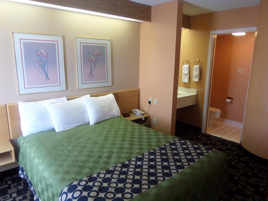 Americas Best Value Inn Rawlins Exterior photo