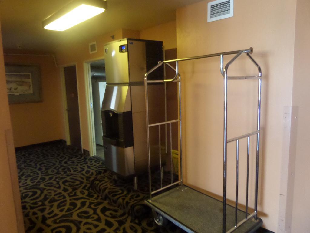 Americas Best Value Inn Rawlins Exterior photo